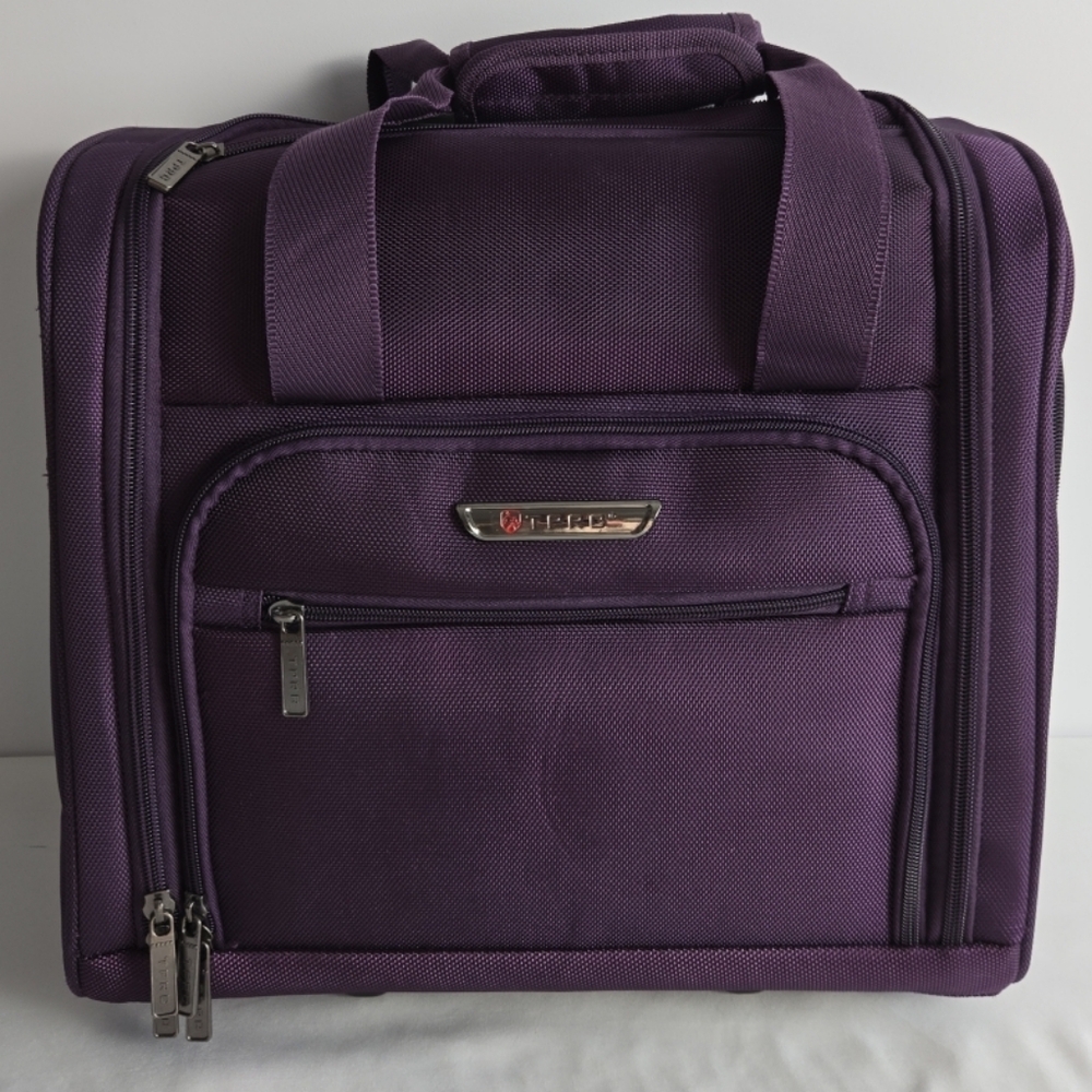 NWOT TPRC Purple Travel Bag And USB Port Shoe Pocket Retractable Handle Carry-on